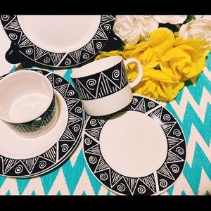 SOLD 🍒🍒8 Pc. Assorted Dinnerware Set : ONEIDA Majesticware Shadow Set